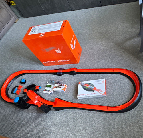 Hot wheels smart - id, track