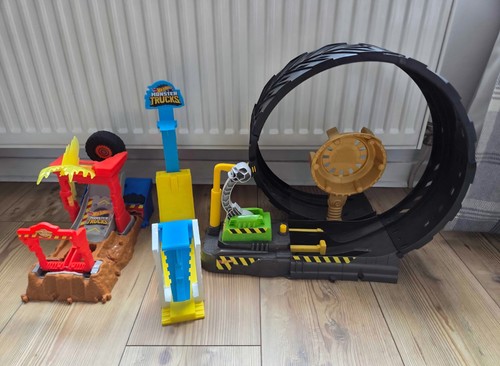 Hot wheels monster trucks - hot,