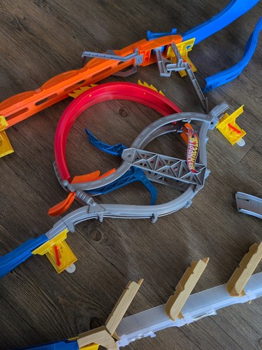 Hot wheels wall tracks - tracks, starter