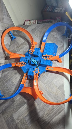 Hot wheels criss cross - hot,