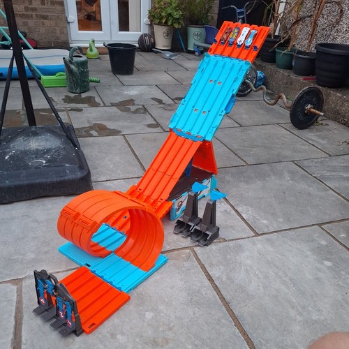 Hot wheels race crate - hot,