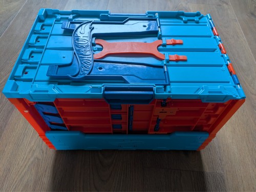 Hot wheels track builder race - track,
