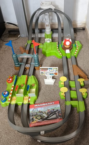 Hot wheels mario kart circuit - mario,
