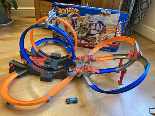 Hot wheels mega loop mayhem - mega,