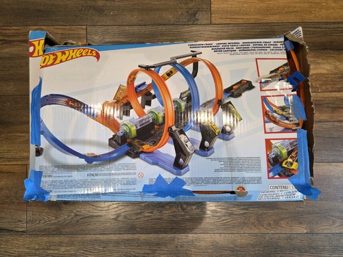 Hot wheels corkscrew crash - hot,