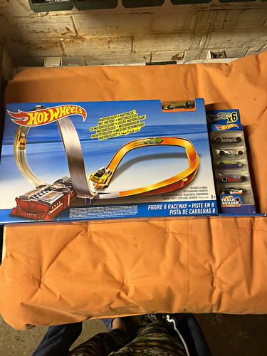 Hot wheels track - hot, builder