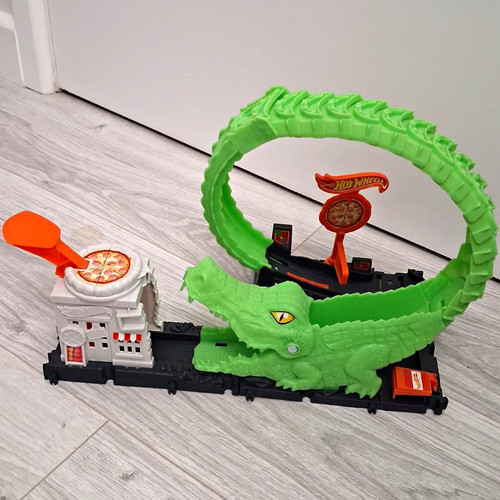 Hot wheels city crocodile - hot, loop