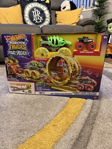Hot wheels monster trucks - hot,