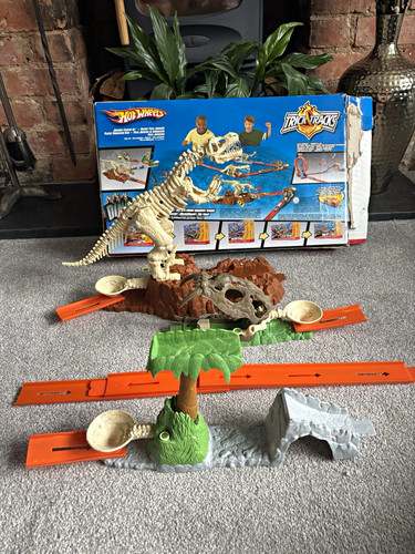 Hot wheels trick tracks - hot,