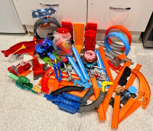 Huge hot wheels track bundle - hot,