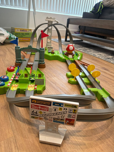 Hot wheels mario - hot,
