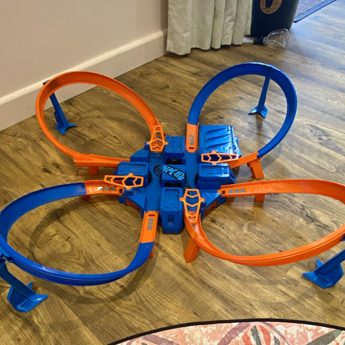 Hot wheels criss cross - hot,